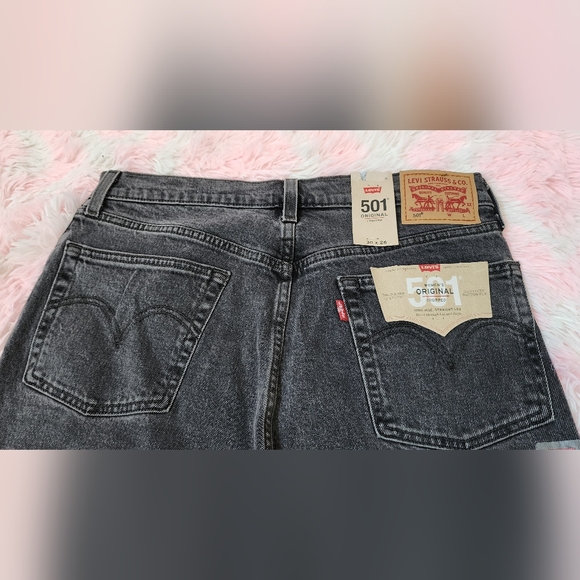 Levis 501 Original Cropped High Rise Jeans - Women's 30x26 - Black Washed - NEW - Picture 5 of 12